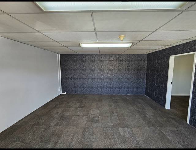 288M² MINI FACTORY TO LET IN KYA SANDS